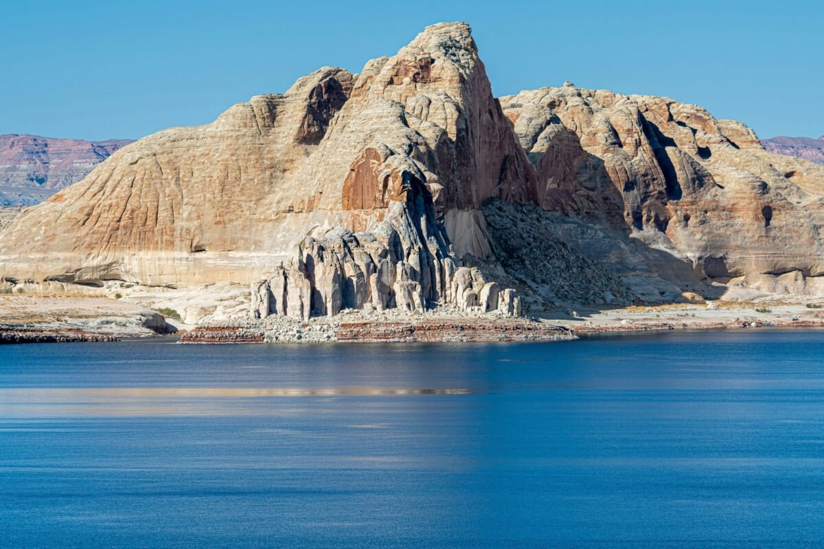Blue water and red rock cliffs at Lake Powell near Page, Arizona