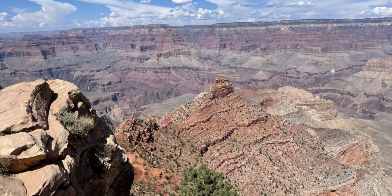 Grand Canyon view from Ooh Aah Point on the South Kaibab Trail